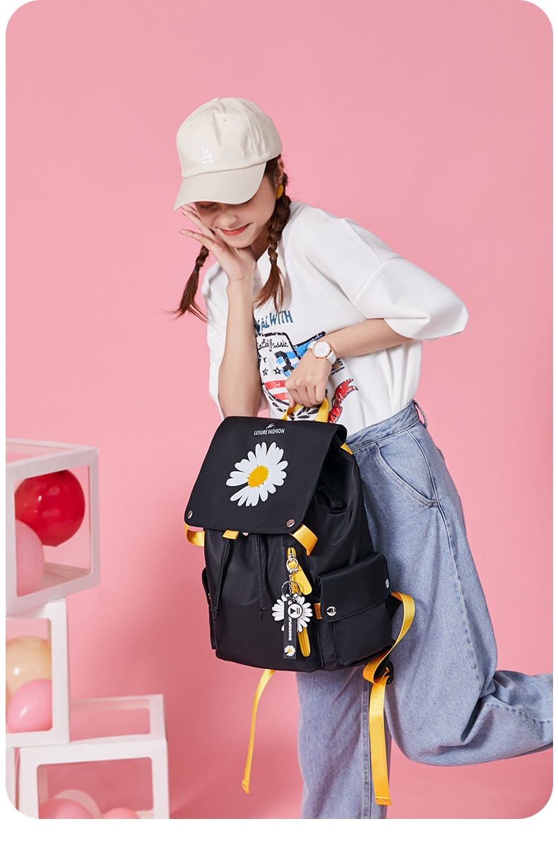 Women's Daisy Patterned Backpack